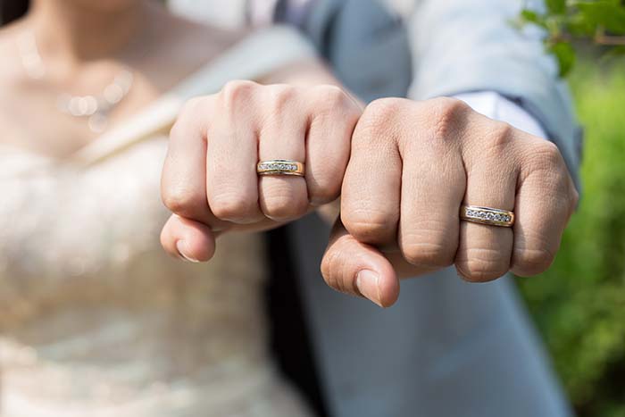 結婚指輪＆婚約指わはなぜ左手薬指にはめるの？ | ジュエル ヤマグチ