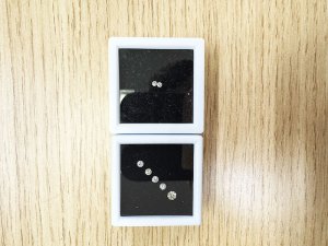 立てラインデザインネックレス
