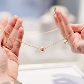 ジュエリーリフォームで活用する“片っぽピアス”や“壊れたブレス”