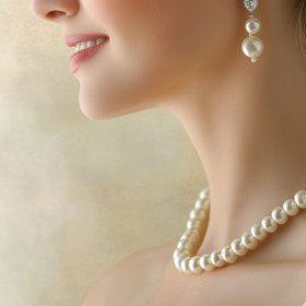 パールがプレゼントに喜ばれるワケ…パールは「女性のお守り」